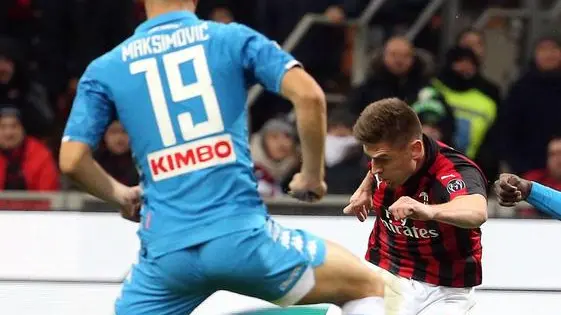 Milan's Krzysztof Piatek (C) scores his second goal during the Italy Cup quarter-finals soccer match AC Milan vs SSC Napoli at the Giuseppe Meazza stadium in Milan, Italy, 29 January 2019. ANSA/MATTEO BAZZI