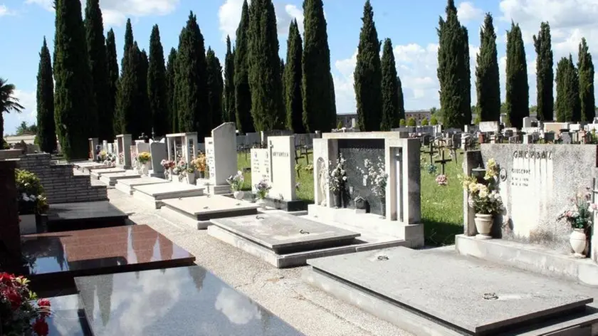 Altran Mf-il cimitero