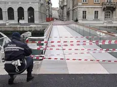 Foto Bruni 01.04.13 Ponte curto:il pesce d'aprile-chiuso in maniera quasi credibile il ponte