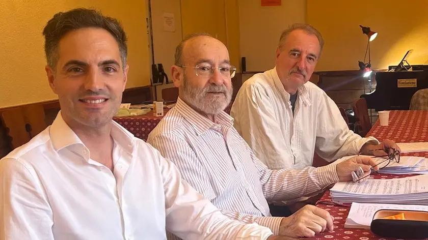 La giuria composta da Elia Macrì, Salvatore Sciarrino (al centro) e Fabio Nieder