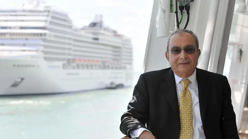 il presidente di Fincantieri Giuseppe Bono sulla nave Costa Fascinosa, a venezia, presentata in 5 maggio 2012 alla stampa