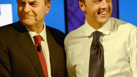 Democratic Party (PD) leader Pier Luigi Bersani (L) and Mayor of Florence, Matteo Renzi, attend a TV show entitled "Bersani-Renzi, final confrontation" in Rome, Italy, 28 November 2012. Pier Luigi Bersani is set to take on Mayor of Florence Matteo Renzi in a runoff in the primary to select the centre-left's premier candidate next weekend after none of the contenders won more than 50 percent in Sunday's first round. .ANSA/CLAUDIO ONORATI...