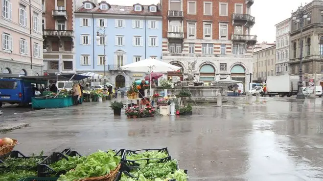 Lasorte Trieste 02/12/10 - Piazza Ponterosso,