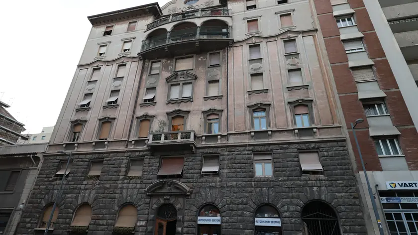 Il palazzo di via Fabio Severo 20 dove è stata rinvenuta morta Zhanna Russu (Lasorte)