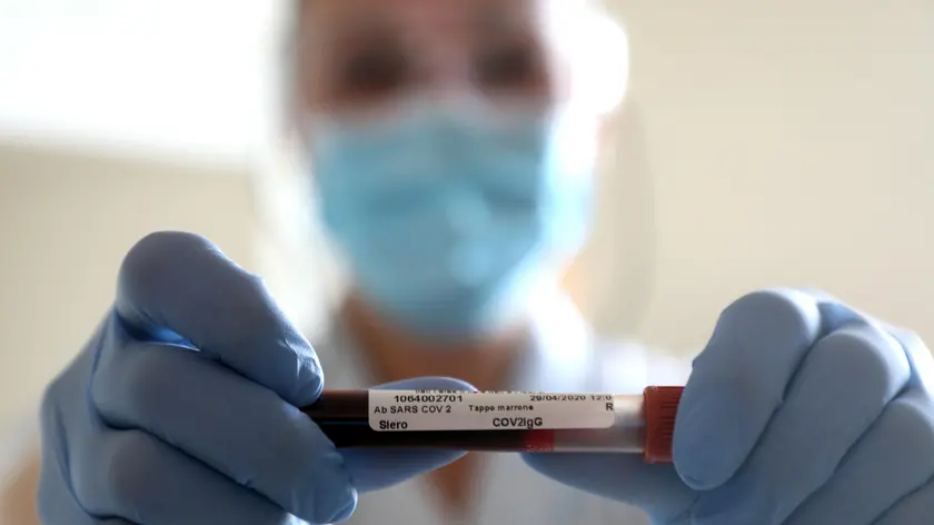 Un'immagine simbolica della lotta al coronavirus