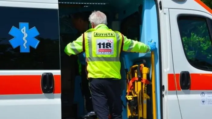 Un'ambulanza del 118 (foto d'archivio)