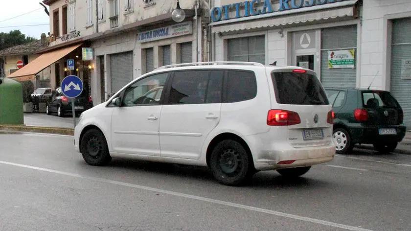 Bonaventura Monfalcone-12.02.2016 Buchi nell'asfalto-Via SS-Trinità e Piazza Oberdan-Ronchi dei Legionari-foto di Katia Bonaventura