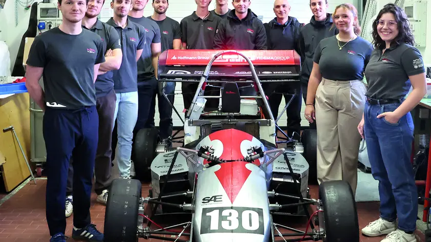Il prototipo Aura in fibra di lino progettato dai ragazzi dell’UniTs Racing Team Foto Andrea Lasorte