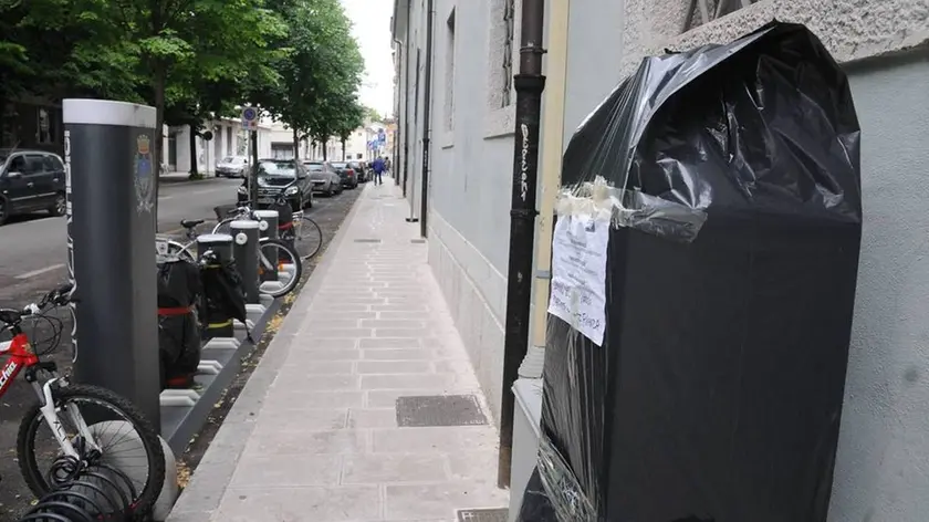 Bumbaca Gorizia 13.05.2014 Parcometro via Diaz fuori uso Fotografia di Pierluigi Bumbaca