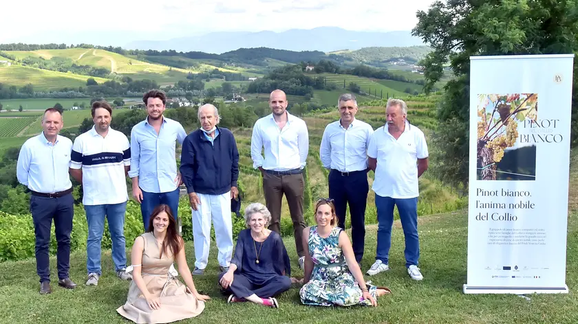 Dolega del Collio (GO) 30 Giugno 2021. Viticoltori del Pinot Bianco riuniti a Ruttars. © Foto Petrussi