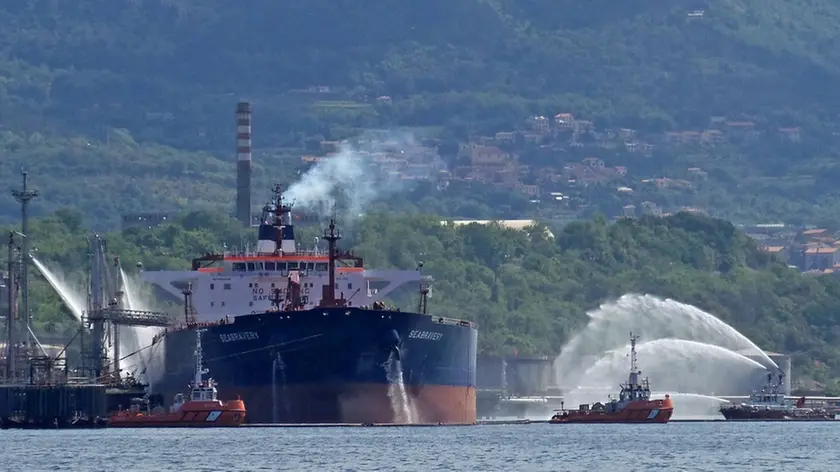 Il terminal a mare della Siot