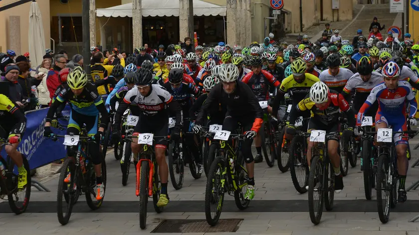 Cormons 18 Marzo 2018 partenza mtb Agenzia Petrussi foto Massimo Turco