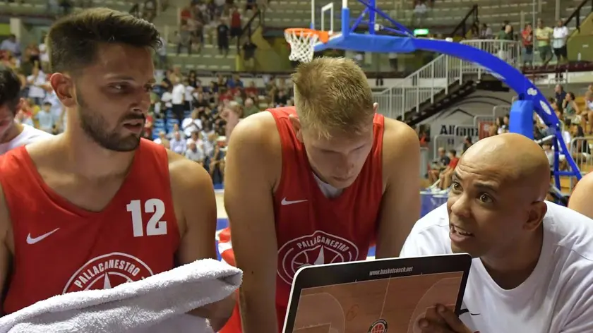 Un time-out di Christian con Campogrande e Pieri Bruni
