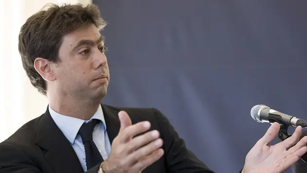 Il Presidente della Juventus Andrea Agnelli in una immagine di archivio. ''A Petrucci e al nuovo ministro dello sport, Piero Gnudi, chiedo di fare un passo avanti e di aprire un tavolo politico'', ha detto Agnelli in una conferenza stampa a Vinovo (Torino). ANSA//SERENA CREMASCHI