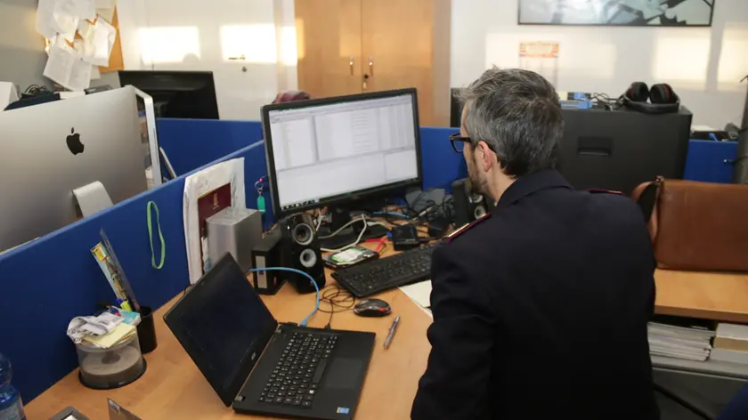 Un investigatore della polizia postale