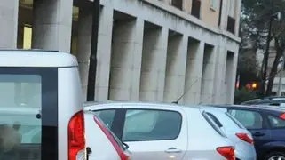 Bumbaca Gorizia 11.12.2008 Auto in zone blu - Foto di Pierluigi Bumbaca