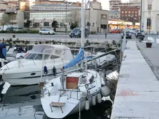 La barca ormeggiata in Sacchetta svaligiata sabato dai ladri (foto Lasorte)