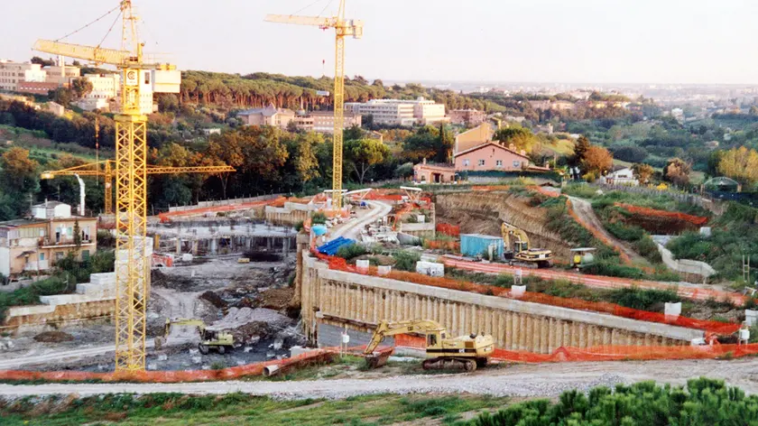 20040417 - ROMA - CRO - AMBIENTE: VALLE DEI CASALI, NO ALLA CEMENTIFICAZIONE - Una foto della Valle dei Casali - Riserva Naturale vincolata e protetta di circa 500 ettari - dove, nel 2000, e' stata concesa l' autorizzazione per costruire un grande albergo. ANSA/DEF