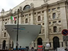 La prua della nave Fincantieri a palazzo Mezzanotte