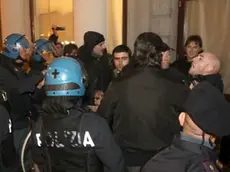 Lasorte Trieste 16/11/12 - Savoia, Autonomi la to strada e Forza Nuova lato hotel