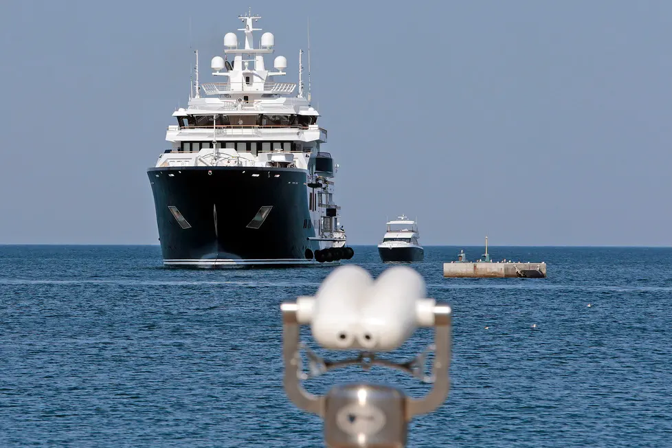 Silvano Trieste 2018-08-20 L'arrivo dello Super Yacht Ulysses