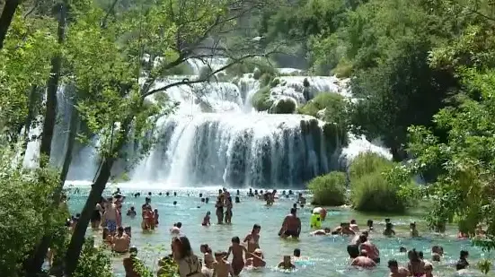 Le splendide cascate del parco della Cherca