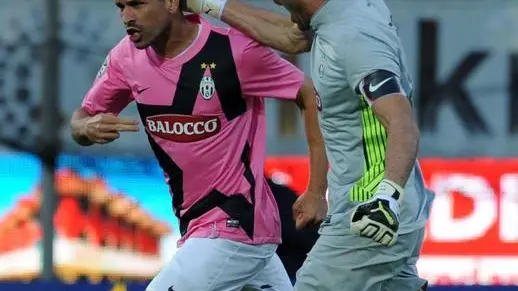 Fc Juventus forward Marco Borriello jubilates with his teammate Gigi Buffon (R) after scoring the 1-0 against Ac Cesena during their Italian Serie A soccer match at Dino Manuzzi stadium in Cesena, Italy, 25 April 2012. ANSA/VENTURINI