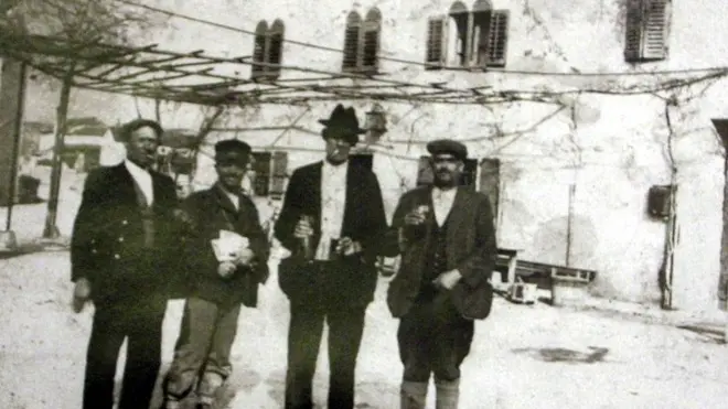 Lasorte Trieste - Gabrovizza - Trattoria Sociale - foto anni 30