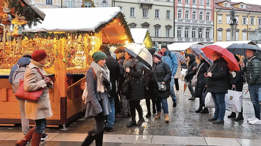 Lasorte Trieste 10/12/22 - Piazza della Borsa, Cavana, Interviste,