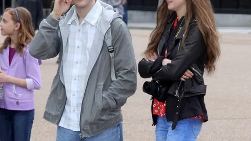 51703610 Actors Joseph Gordon-Levitt and Shailene Woodley film Oliver Stone's new movie "Snowden" on location outside the White House on April 7, 2015 in Washington, D.C. FameFlynet, Inc - Beverly Hills, CA, USA - +1 (818) 307-4813