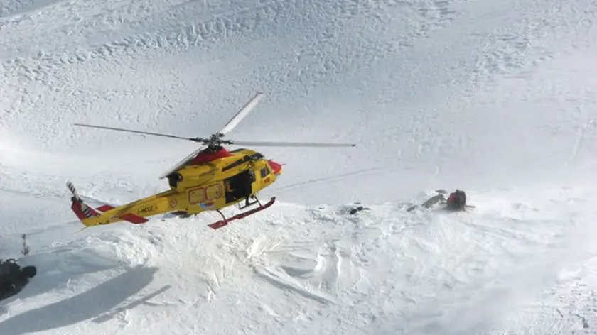 L'elisoccorso in azione in zona montana