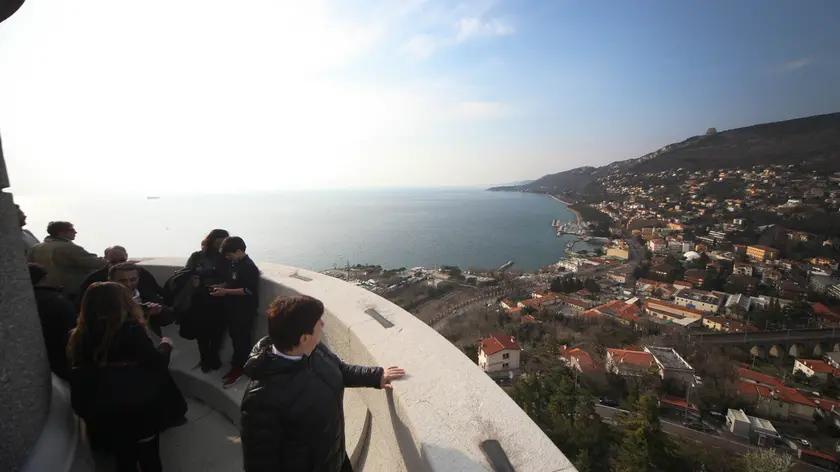 Una veduta di Trieste dal faro della Vittoria