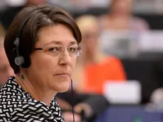 epa04455279 Violeta Bulc, of Slovenia, the designated Commissioner for Transport, speaks at her hearing at the European Parliament in Strasbourg, France, 20 October 2014. EPA/PATRICK SEEGER