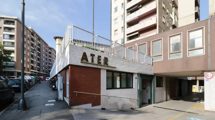 La sede Ater di piazza Foraggi in una foto di Andrea Lasorte