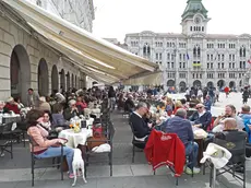 Il caffè degli specchi in piazza Unità