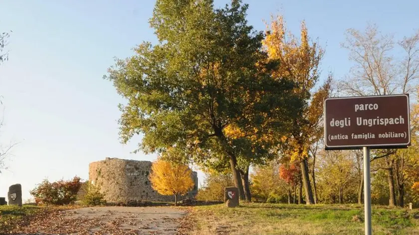 Bumbaca Gorizia 10.11.2011 Cormons, Castello e strada Quarin - Fotografia di Pierluigi Bumbaca