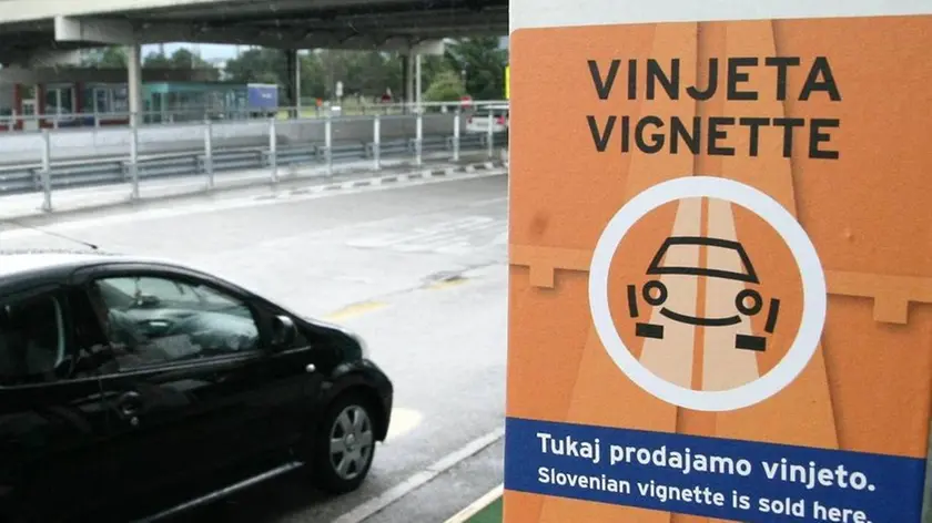 Bumbaca Gorizia 01/07/2008 Slovenia, entra in vigore la vignetta - Foto di Roberto Coco