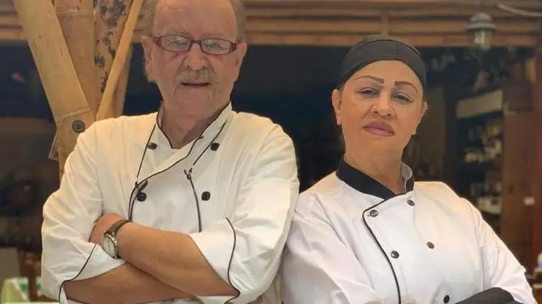 Giorgio Budicin con la moglie Nory nel loro ristorante a Medellin