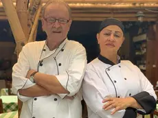 Giorgio Budicin con la moglie Nory nel loro ristorante a Medellin