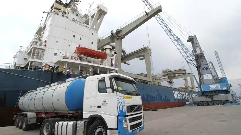 Bonaventura Monfalcone-13.07.2012 Nuova banchina e Movimentazioni-Porto-Monfalcone-foto di Katia Bonaventura