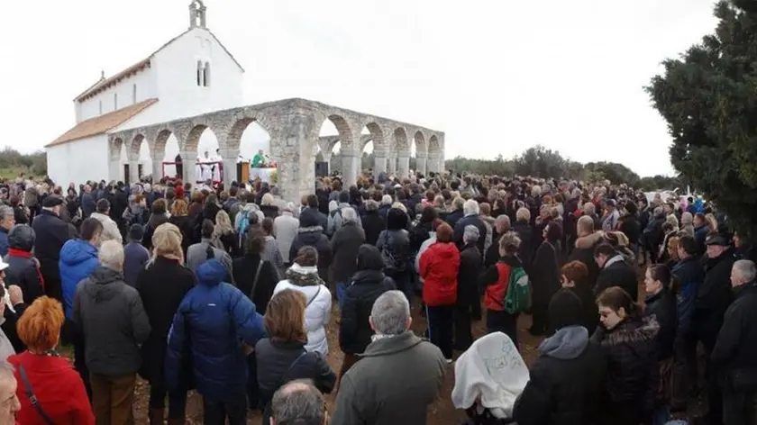 Un pellegrinaggio a Santa Fosca, il 13 febbraio scorso (foto da glasistre.hr)