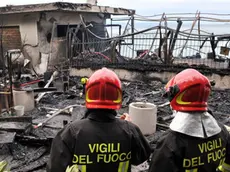 BRUNI TRIESTE 14 06 08 DISTRUTTA DA UN INCENDIO LA TERRAZZA MARE DI BARCOLA
