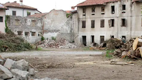 Bonaventura Monfalcone-09.08.2015 Giardino ripulito-Via SS-Trinità-Ronchi dei Legionari-foto di Katia Bonaventura