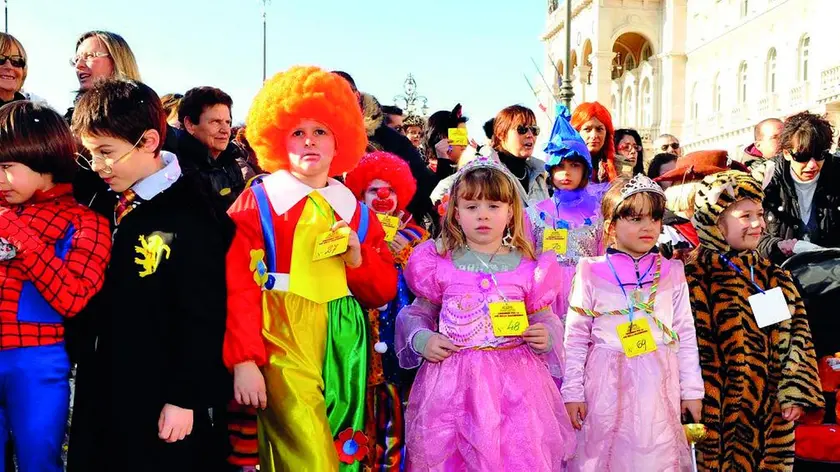 Mascherine in piazza Unità: per loro il clou sarà il corso mascherato di martedì 17