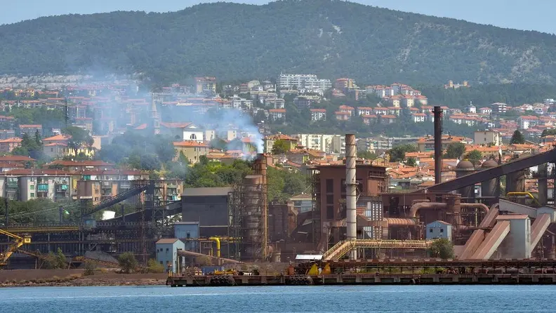 Foto Bruni 16.07.13 Autorità Portuale:Convegno con gita sul Delfino Verde fronte porto-la ferriera