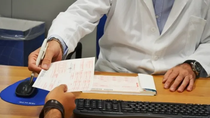 Un medico di famiglia in una foto di archivio
