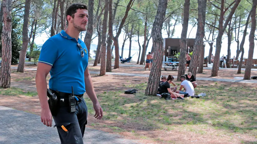 Silvano Trieste 2019-08-05 Guardie Giurate nella Pineta di Barcola