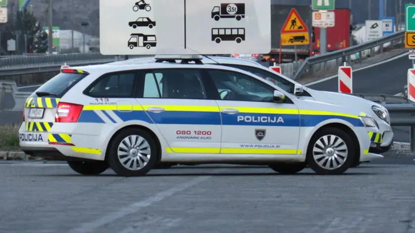 Una pattuglia della polizia slovena in una foto di archivio