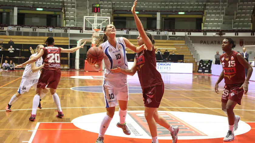 Anna Vida top scorer con 18 punti