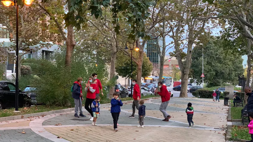 L’attività dell’Ustn organizzata con i bambini all’esterno del polo natatorio “Bruno Bianchi”